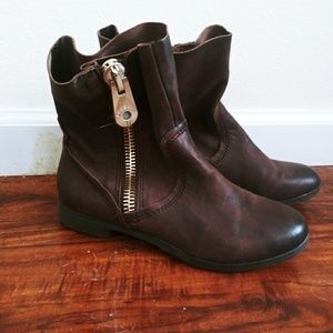 Brown boots with zipper detail size 7